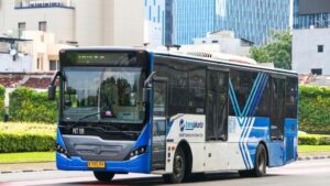 Akses GBK Mudah: Panduan KRL, MRT, Busway Nonton Timnas