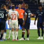 Badai Dahsyat Hentikan Laga Pachuca vs Salzburg!
