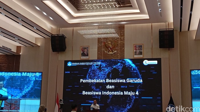 Gantikan Beasiswa Indonesia Maju? Inilah Program Baru Kemendikbudristek!