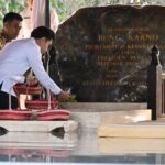 Gibran Rakabuming Raka Ziarah Makam Bung Karno: Kisah Haru di Blitar