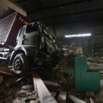 Kecelakaan Maut: Truk dan Bus, Ancaman Nyata di Jalan Raya