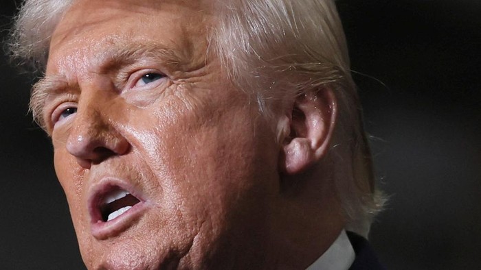 Larangan Trump: 12 Negara Terdampak, Indonesia Waspada!