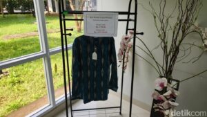 Lelang KPK: Baju Sutera Murah Meriah Tembus Jutaan Rupiah