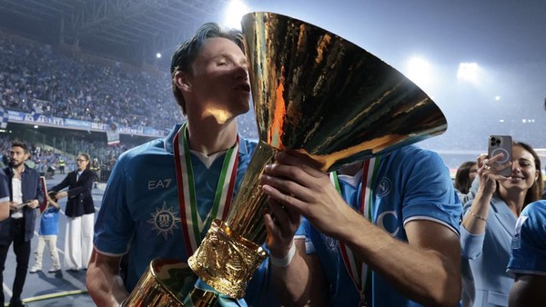 Napoli Juara: Kejutan Conte, Musim Impian Scudetto Terwujud