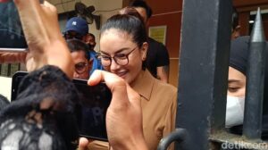 Nikita Mirzani Muncul: Potret Terbaru Setelah Lama Ditahan