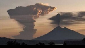 Paket Logistik Mendadak! Ribuan Bantuan Erupsi Lewotobi Tiba