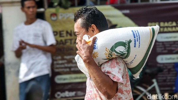 Pemerintah Siapkan Rp5 Triliun Bansos Beras untuk Rakyat