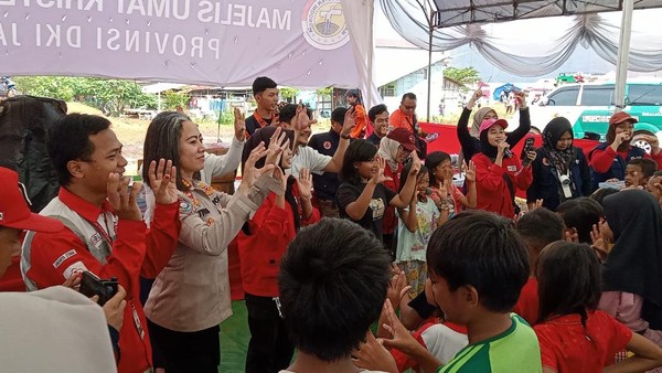 Polda Metro Jaga Hati: Trauma Healing Korban Kebakaran Kapuk Muara