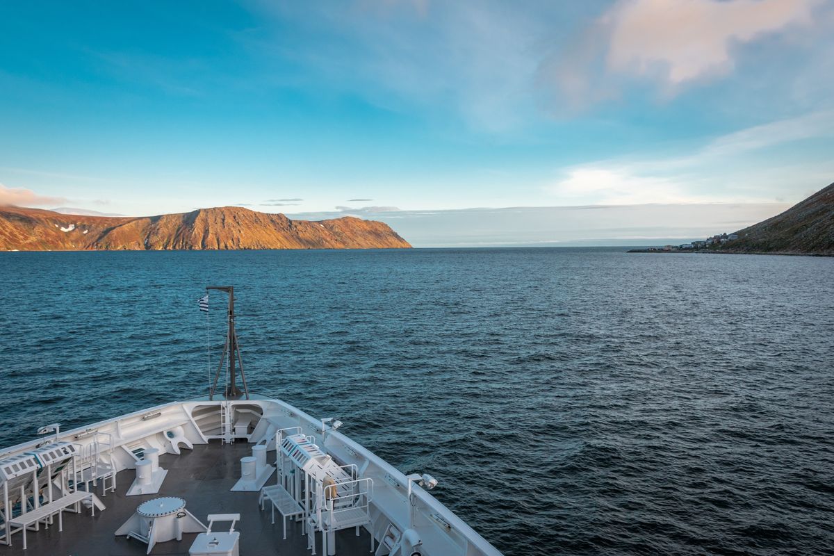 Pulau Diomede: Dua Dunia, Satu Selisih 21 Jam?