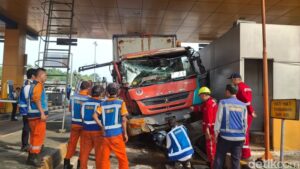 Rahasia Mengerikan: 4 Penyebab Kecelakaan Maut Bus dan Truk