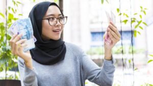 Rahasia di Balik Kata "Cuan": Asal Usul & Tren Anak Muda