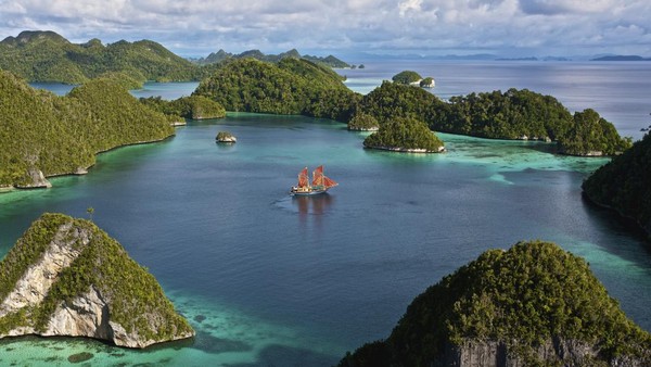 Raja Ampat Terancam: Protes Keras Hentikan Tambang Ilegal
