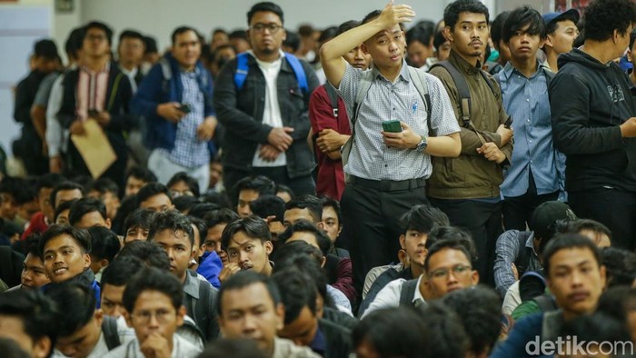 Satu Miliar Lapangan Kerja? Janji Pemerintah Sulit Terpenuhi?