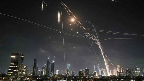 Serangan Iran: Stok Pencegat Rudal Israel Hampir Habis