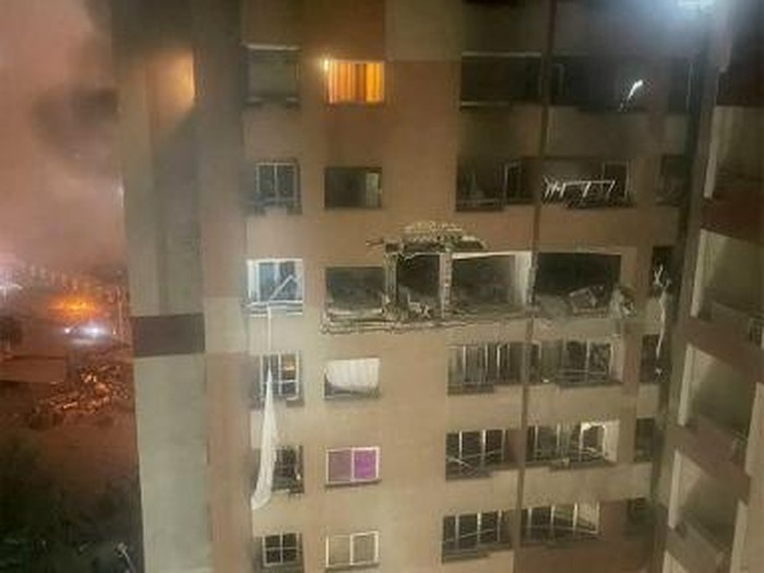 Serangan Israel Hancurkan Bangunan Teheran: Foto dan Video