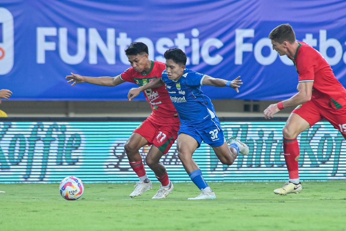 Persib Lepas 15 Pemain, Satu ke Semen Padang?