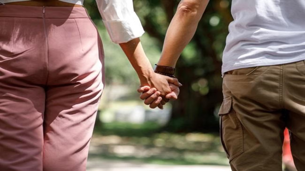 Populer Private But Not Secret dalam Hubungan Percintaan, Apa Itu?