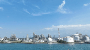 Bahan Baku Menipis, Lotte Chemical Pangkas Produksi di Indonesia