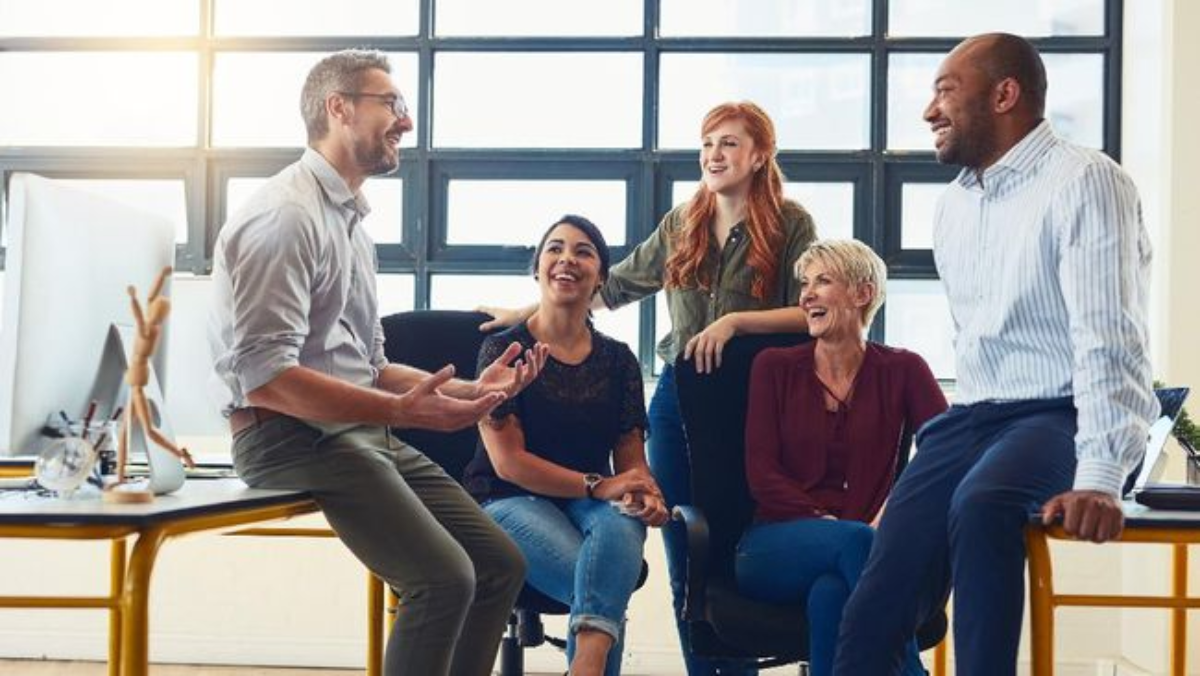 Bukan Malas, Ini 5 Alasan Orang Introvert Jarang Ngomong saat Kumpul
